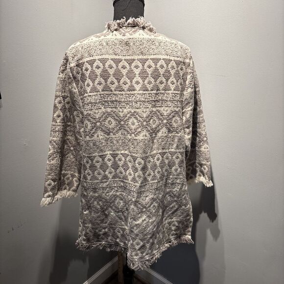 World Market Women's‎ Boho Rug Jacket L/XL Gray Cream Aztec Fringe Trim - Picture 3 of 13